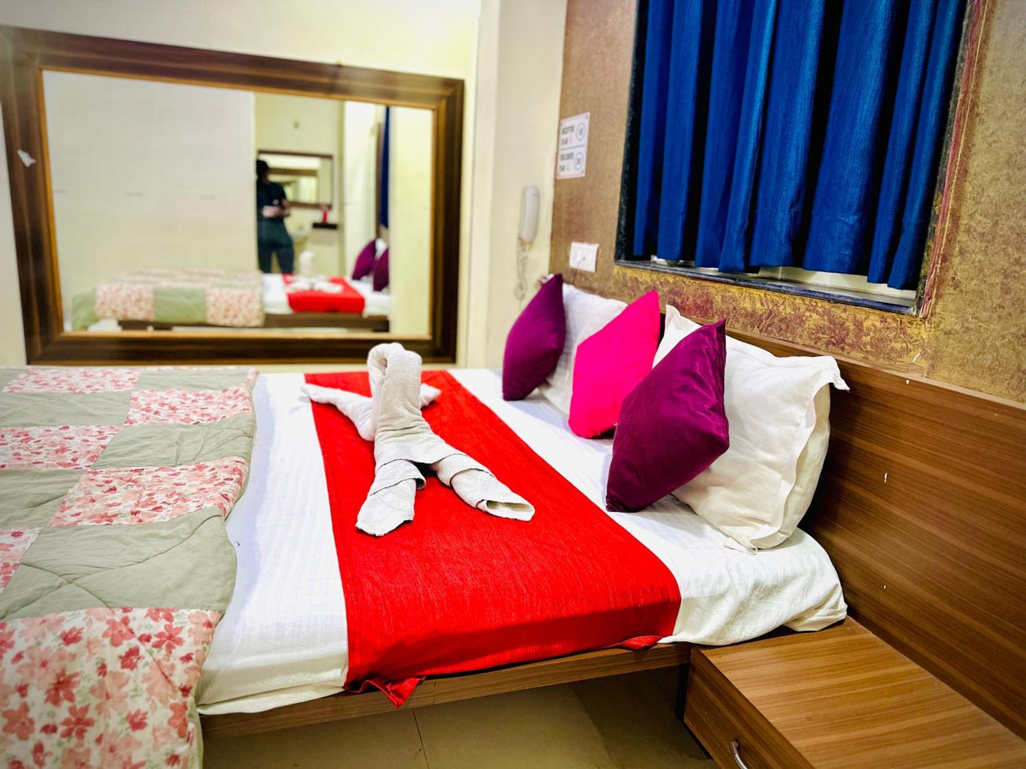 Hotel Sawai Executive Jadhavwadi Exterior foto